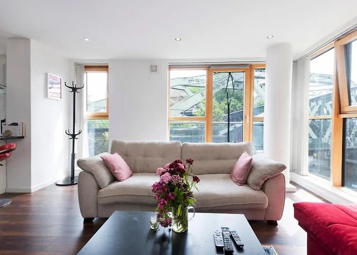 Pass The Keys Trendy Apartment In Best Location